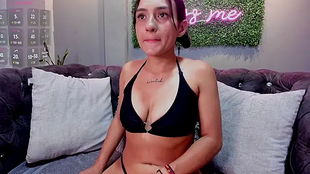 danielebeck online show from February 2026 07:45:01 PM