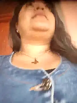 Snapshot of tania_queen chatting on February 2026 09:38:01 PM tania queen online show from February 2026 09:38:01 PM