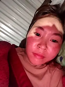 Snapshot of Yiyoongg chatting on February 2026 11:44:01 PM Yiyoongg online show from February 2026 11:44:01 PM