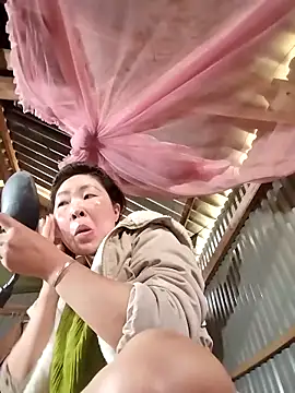 Snapshot of Yiyoongg chatting on February 2026 01:16:02 AM Yiyoongg online show from February 2026 01:16:02 AM