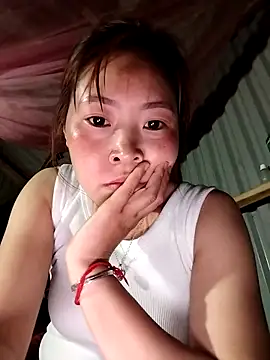 Yiyoongg online show from April 2026 01:19:01 PM