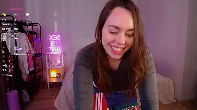 Snapshot of Monroe_Linger chatting on April 2026 03:17:02 PM Monroe Linger online show from April 2026 03:17:02 PM