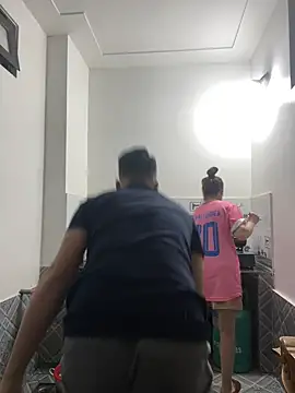 huyenzz online show from February 2026 11:31:02 AM