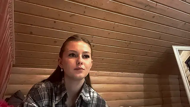 TessSamul online show from April 2026 08:04:01 PM