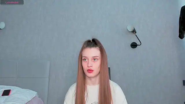 Snapshot of sensitiveana chatting on April 2026 12:00:02 PM sensitiveana online show from April 2026 12:00:02 PM