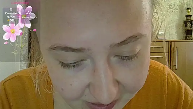 Snapshot of CurvyWild_Lady30 chatting on April 2026 10:20:02 AM CurvyWild Lady30 online show from April 2026 10:20:02 AM