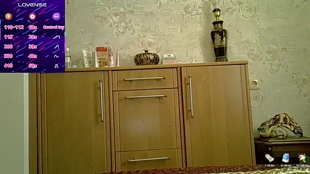 Snapshot of CurvyWild_Lady30 chatting on April 2026 10:44:01 AM CurvyWild Lady30 online show from April 2026 10:44:01 AM