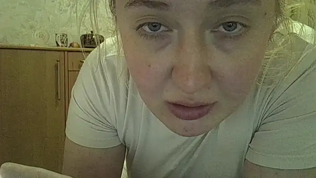 Snapshot of CurvyWild_Lady30 chatting on April 2026 05:10:02 PM CurvyWild Lady30 online show from April 2026 05:10:02 PM