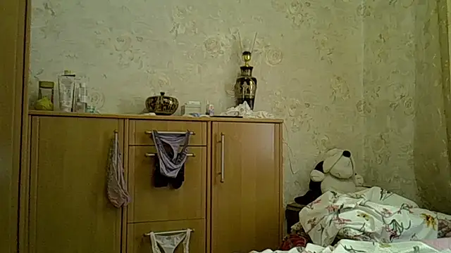 Snapshot of CurvyWild_Lady30 chatting on May 2026 02:33:02 PM CurvyWild Lady30 online show from May 2026 02:33:02 PM