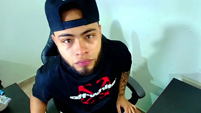 Snapshot of Xanderstone00 chatting on March 2026 06:27:02 PM Xanderstone00 online show from March 2026 06:27:02 PM