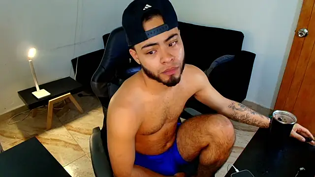 Snapshot of Xanderstone00 chatting on March 2026 04:21:02 PM Xanderstone00 online show from March 2026 04:21:02 PM