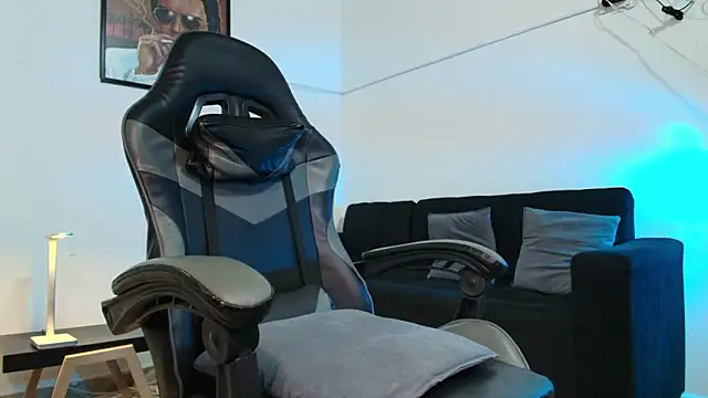 Snapshot of Xanderstone00 chatting on March 2026 03:50:01 PM Xanderstone00 online show from March 2026 03:50:01 PM