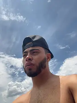 Snapshot of Xanderstone00 chatting on March 2026 05:03:01 PM Xanderstone00 online show from March 2026 05:03:01 PM