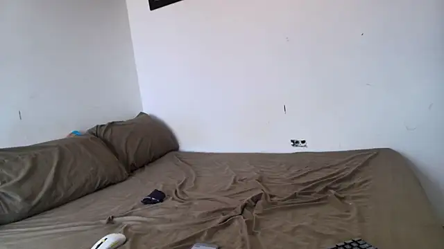 Snapshot of Xanderstone00 chatting on April 2026 03:09:02 PM Xanderstone00 online show from April 2026 03:09:02 PM