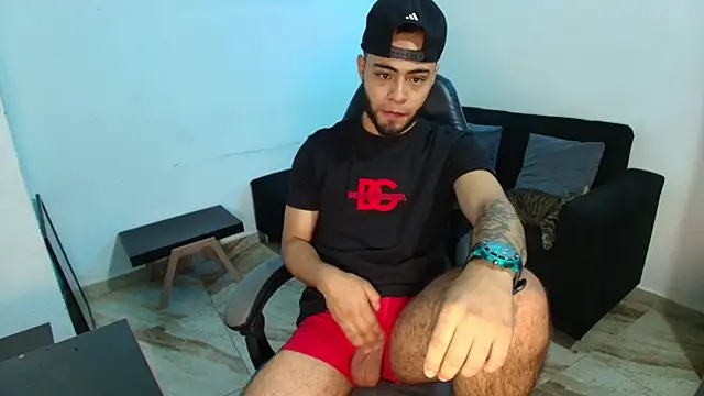 Snapshot of Xanderstone00 chatting on April 2026 05:54:01 PM Xanderstone00 online show from April 2026 05:54:01 PM