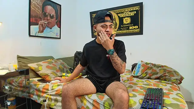 Snapshot of Xanderstone00 chatting on April 2026 04:56:01 AM Xanderstone00 online show from April 2026 04:56:01 AM