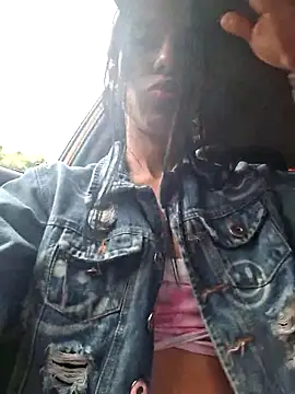 Snapshot of Alannys19 chatting on March 2026 05:05:01 PM Alannys19 online show from March 2026 05:05:01 PM