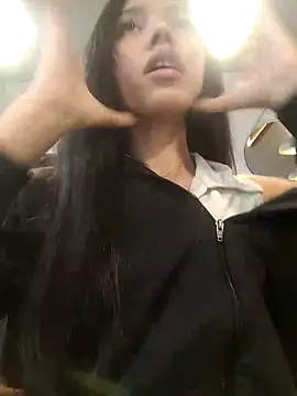 jadelaurent online show from February 2026 08:32:01 PM