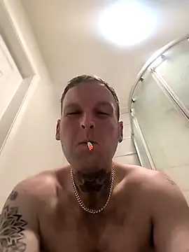 Snapshot of dave32000 chatting on February 2026 12:39:01 AM dave32000 online show from February 2026 12:39:01 AM