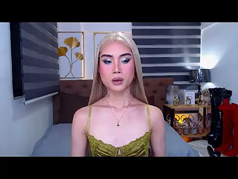 JuicyCockThea online show from May 2026 02:13:01 PM