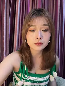 Snapshot of A-cola chatting on April 2026 11:30:02 AM A-cola online show from April 2026 11:30:02 AM