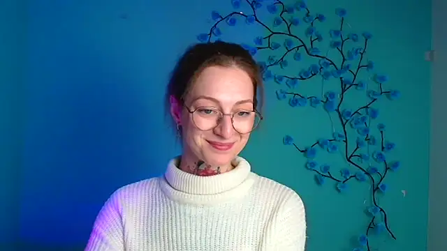 Esmi Winter online show from March 2026 12:22:01 PM