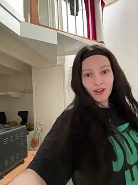 Snapshot of Mis-Elisa96 chatting on March 2026 04:45:02 PM Mis-Elisa96 online show from March 2026 04:45:02 PM