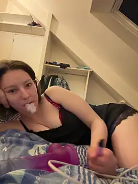 Snapshot of Mis-Elisa96 chatting on April 2026 07:18:01 PM Mis-Elisa96 online show from April 2026 07:18:01 PM