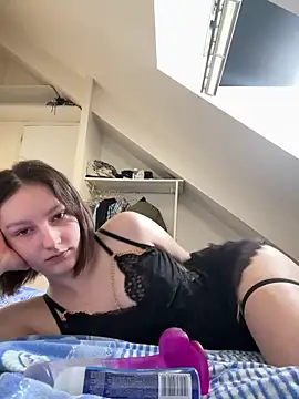 Snapshot of Mis-Elisa96 chatting on April 2026 01:42:02 PM Mis-Elisa96 online show from April 2026 01:42:02 PM