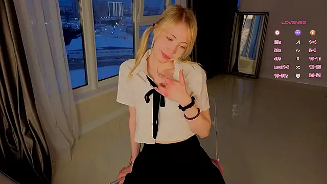 UWU flower online show from March 2026 01:40:02 PM