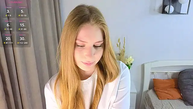 Snapshot of CharityKhamo chatting on March 2026 03:45:01 AM CharityKhamo online show from March 2026 03:45:01 AM