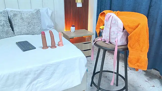 Brisa Silva online show from April 2026 11:37:01 AM