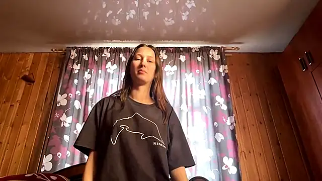 Snapshot of VickieKush chatting on February 2026 06:07:01 AM VickieKush online show from February 2026 06:07:01 AM