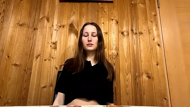 Snapshot of VickieKush chatting on March 2026 03:08:02 PM VickieKush online show from March 2026 03:08:02 PM