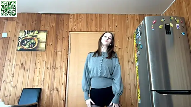 Snapshot of VickieKush chatting on April 2026 08:42:02 AM VickieKush online show from April 2026 08:42:02 AM