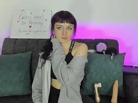 velmoon online show from February 2026 06:03:01 PM