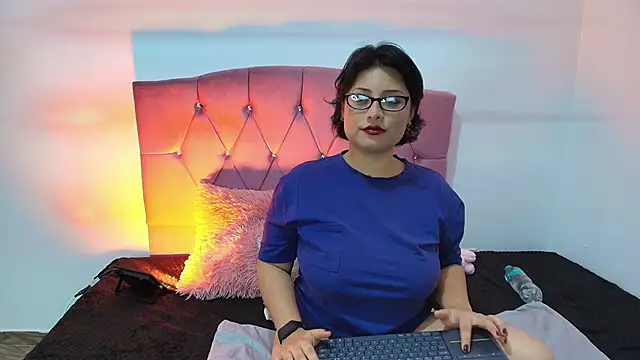 Angelic 17 online show from February 2026 12:40:02 AM