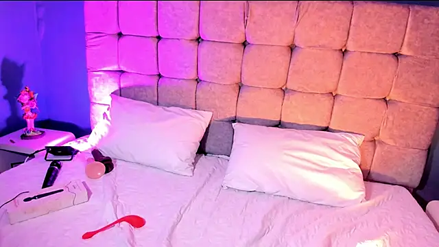 Blue Aura  online show from April 2026 06:53:02 PM