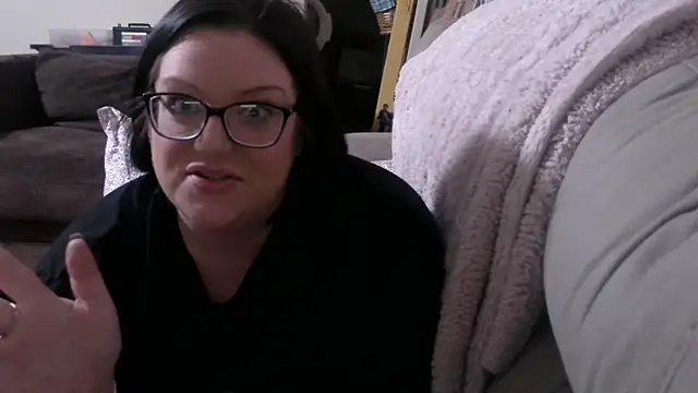 Snapshot of FreaksOffALeash3261 chatting on April 2026 03:46:01 AM FreaksOffALeash3261 online show from April 2026 03:46:01 AM