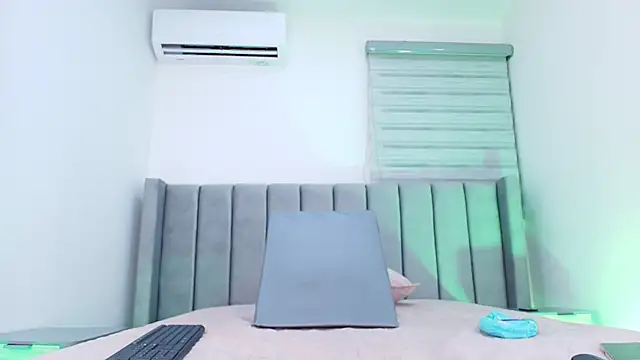 Snapshot of freyhasmith_ chatting on February 2026 03:02:01 AM freyhasmith online show from February 2026 03:02:01 AM