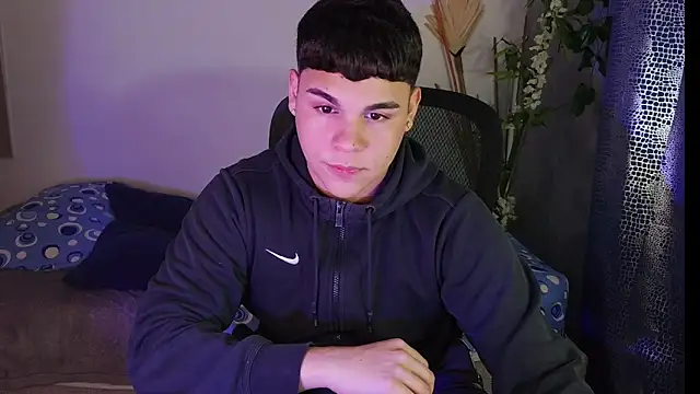 eithan jonnes online show from April 2026 09:19:01 PM