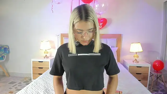 Snapshot of Bunny_Blush1 chatting on February 2026 07:10:01 PM Bunny Blush1 online show from February 2026 07:10:01 PM