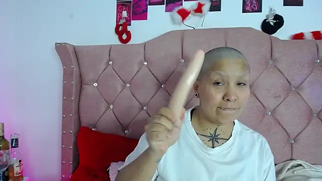 Snapshot of nat_evans8 chatting on March 2026 03:01:01 AM nat evans8 online show from March 2026 03:01:01 AM