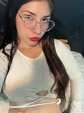 Snapshot of Luna33- chatting on April 2026 05:39:02 PM Luna33- online show from April 2026 05:39:02 PM