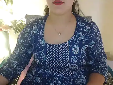 Snapshot of _chitranshi chatting on April 2026 05:04:02 AM chitranshi online show from April 2026 05:04:02 AM