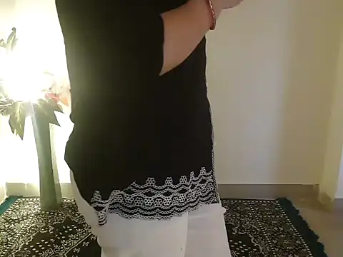 Snapshot of _chitranshi chatting on April 2026 05:57:02 AM chitranshi online show from April 2026 05:57:02 AM