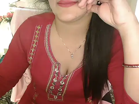 Snapshot of _chitranshi chatting on April 2026 06:13:01 AM chitranshi online show from April 2026 06:13:01 AM