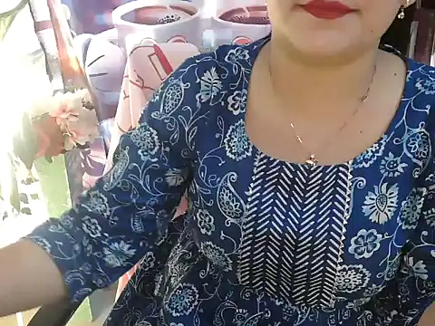 Snapshot of _chitranshi chatting on April 2026 04:37:01 AM chitranshi online show from April 2026 04:37:01 AM