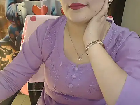 Snapshot of _chitranshi chatting on April 2026 06:17:01 AM chitranshi online show from April 2026 06:17:01 AM