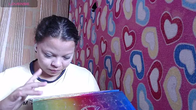 vanuslovelatina online show from April 2026 07:47:01 PM